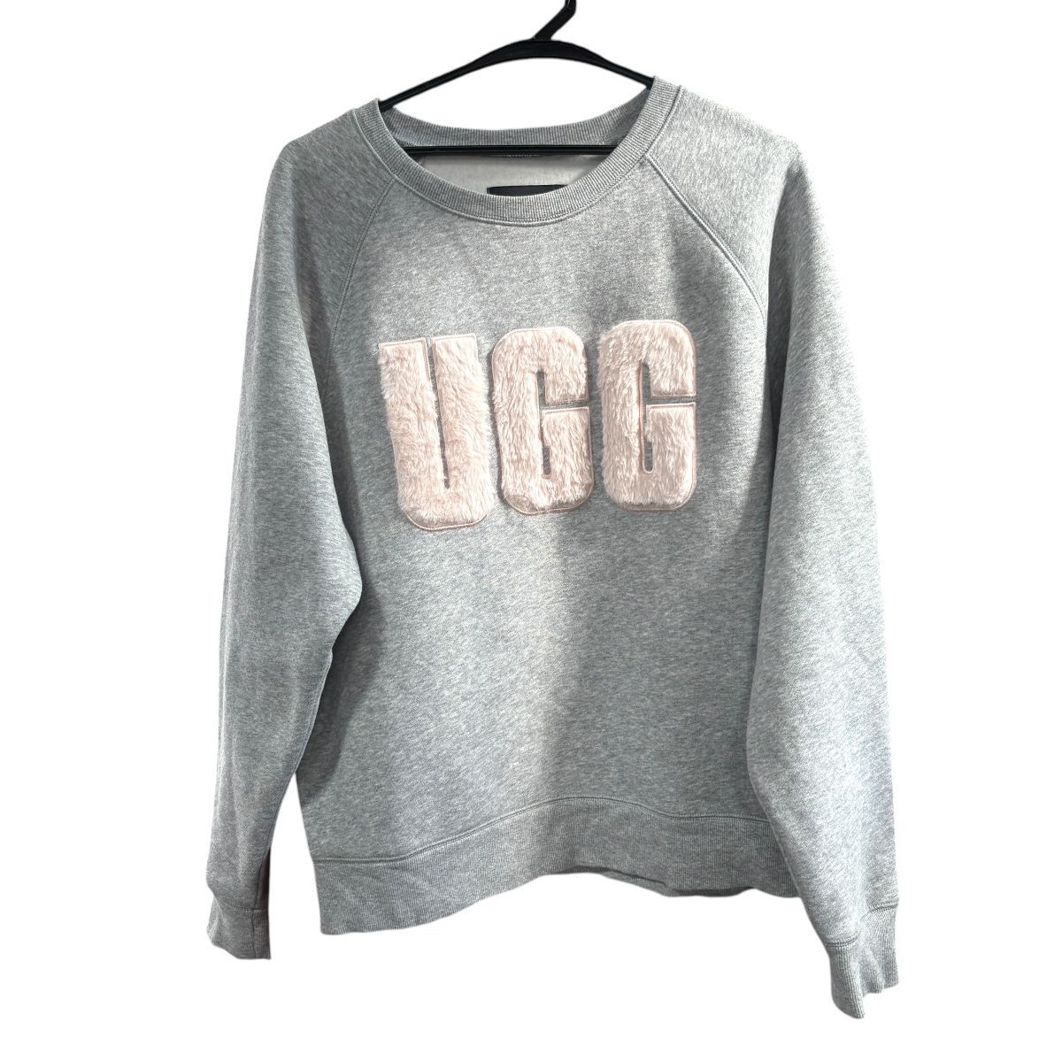 Ugg】 アグ マドリン ファジー ロゴ クルーネック トレーナー