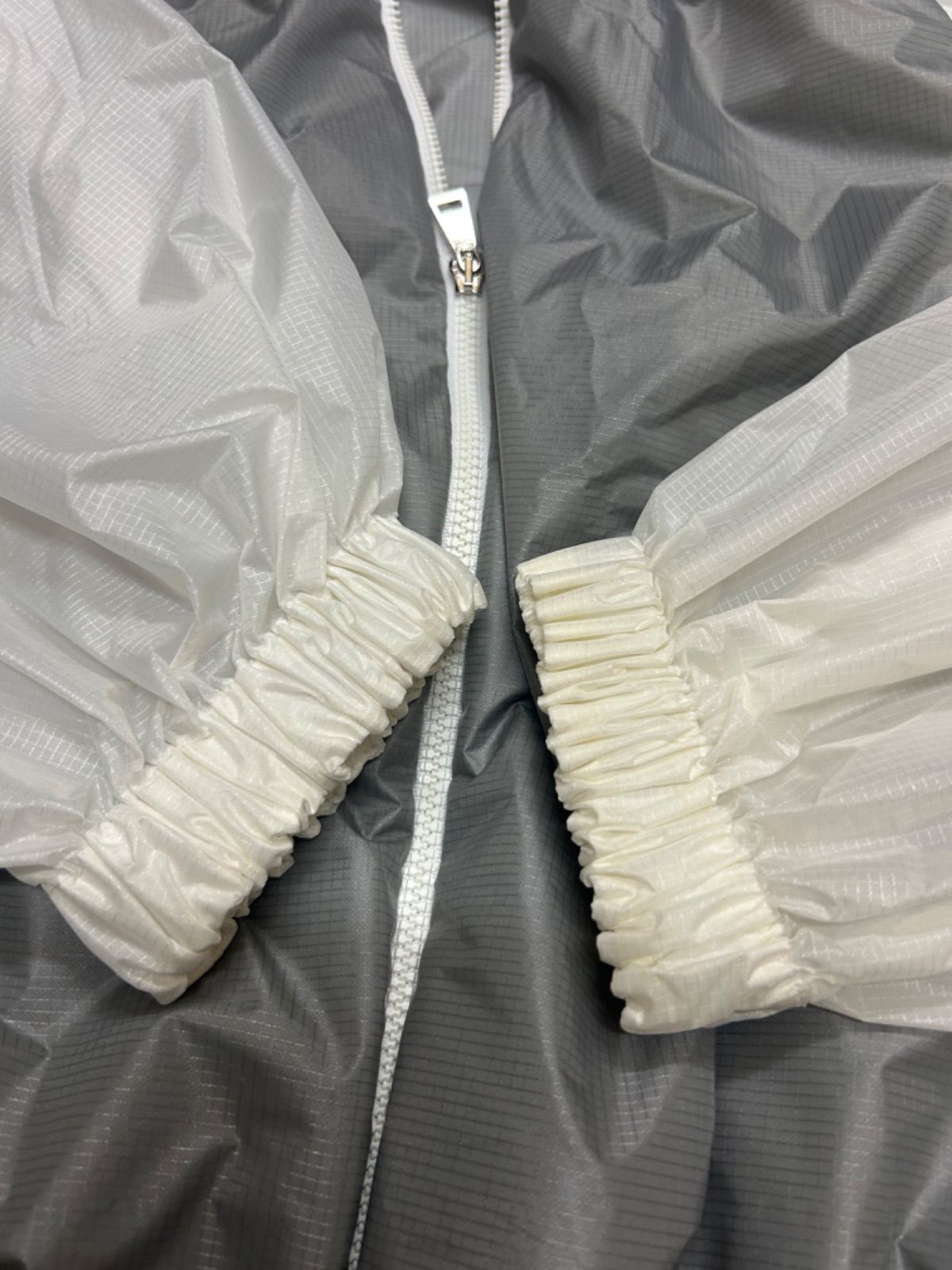 友情 MONCLER モンクレールナイロンジャケットパーカー薄手３FUCHISIA 超激安！