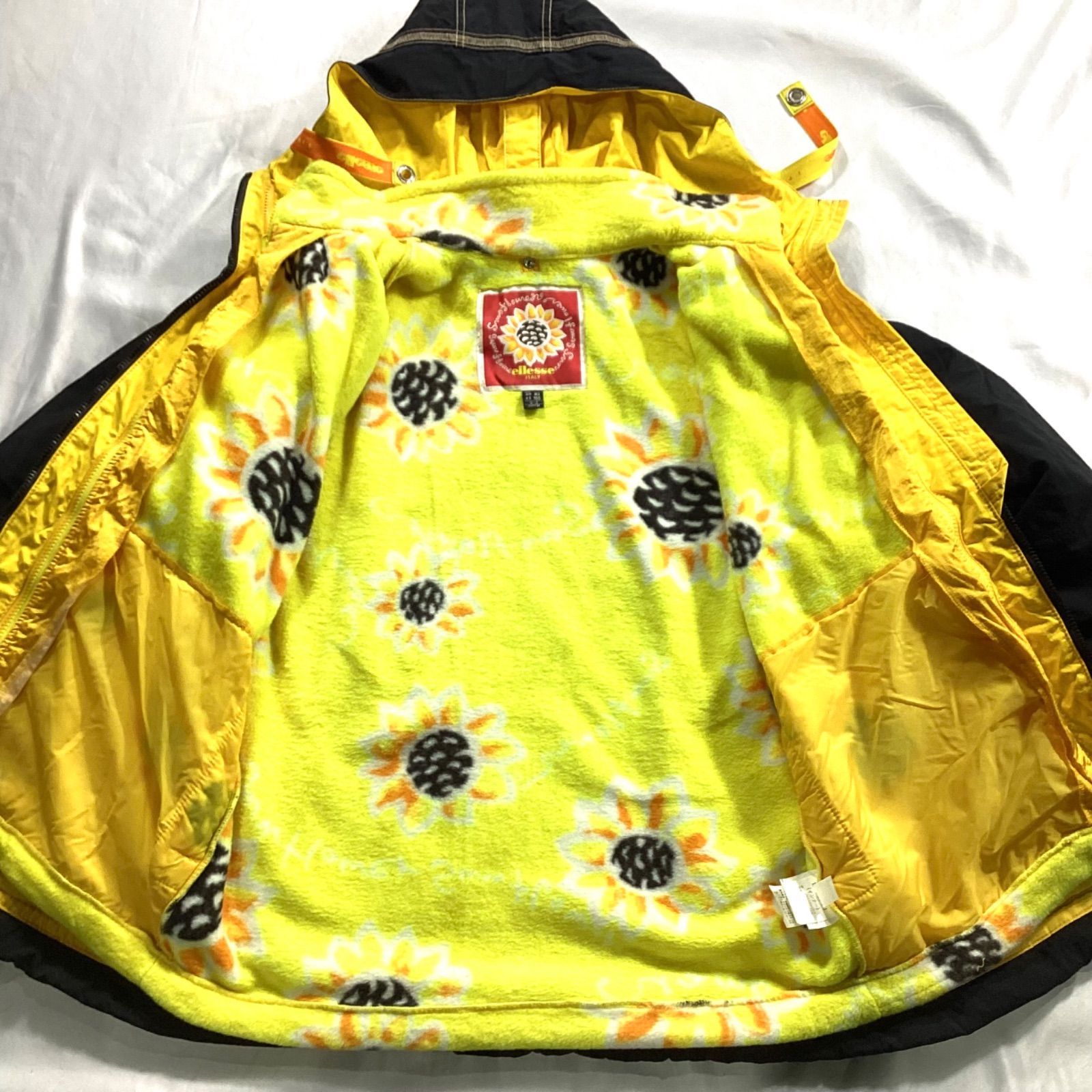 【激カワ】ellesse エレッセ　スノボ　スキー　ウェア　ひまわり ellesse エレッセ スキーウェア ジャケット 希少 ひまわり ブラック
