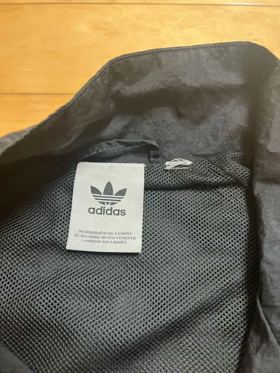 FC ウィンドブレーカー