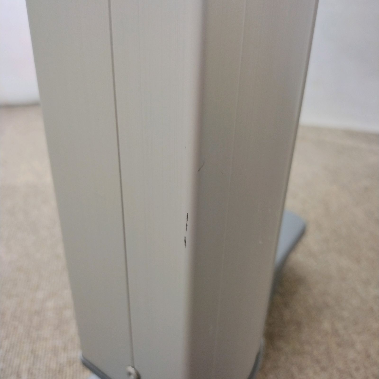 OT-14605 PARAMOUNT パラマウントベッド KF-1920 サイドテーブル ベッドサイドテーブル 介護テーブル 高さ調節可 天板 アイボリー 在宅介護 福祉用具 介護用品 洗浄 消毒済 介護