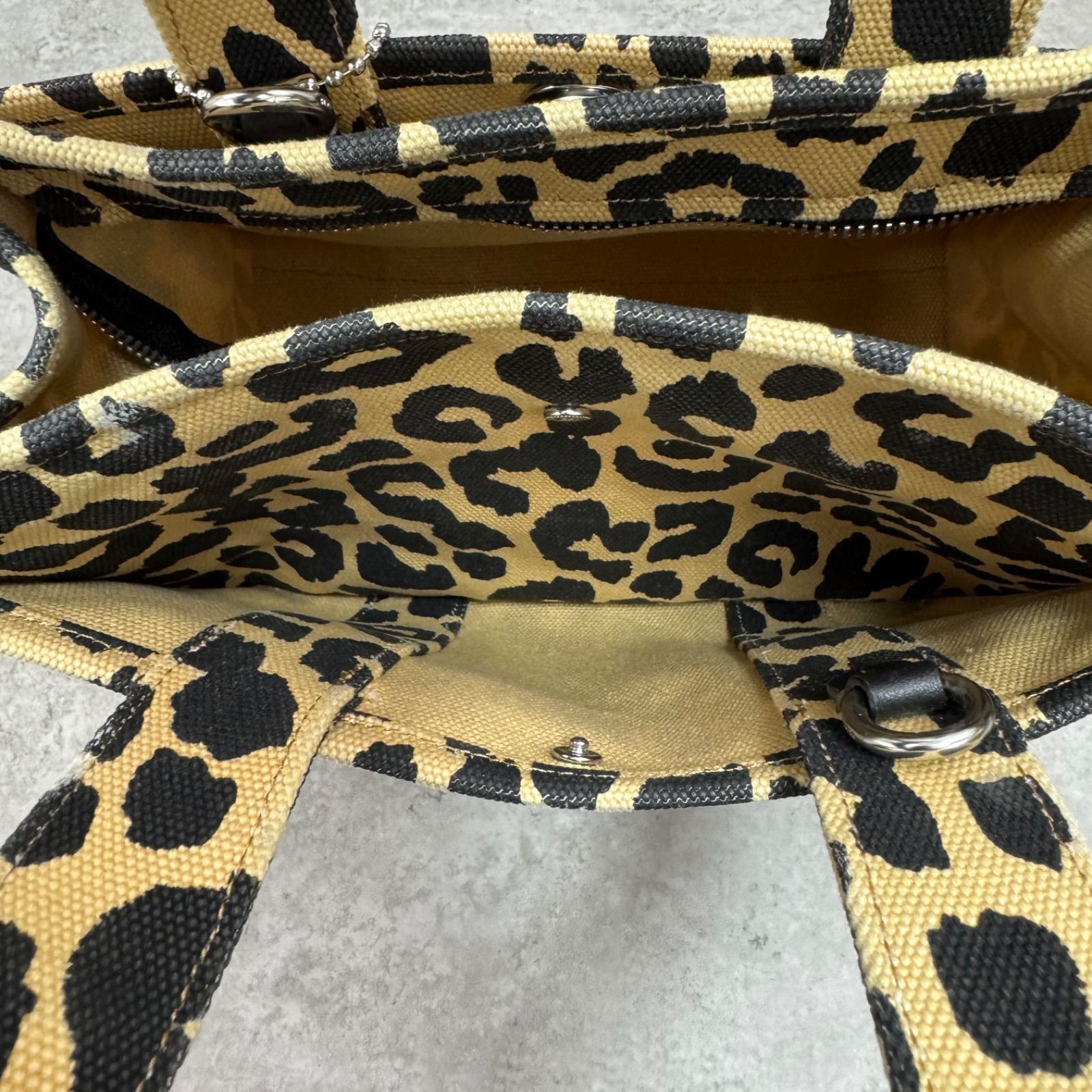 COACH コーチ カーゴ トート 26 NY ステッチ 刺繡 アニマル 2WAY 