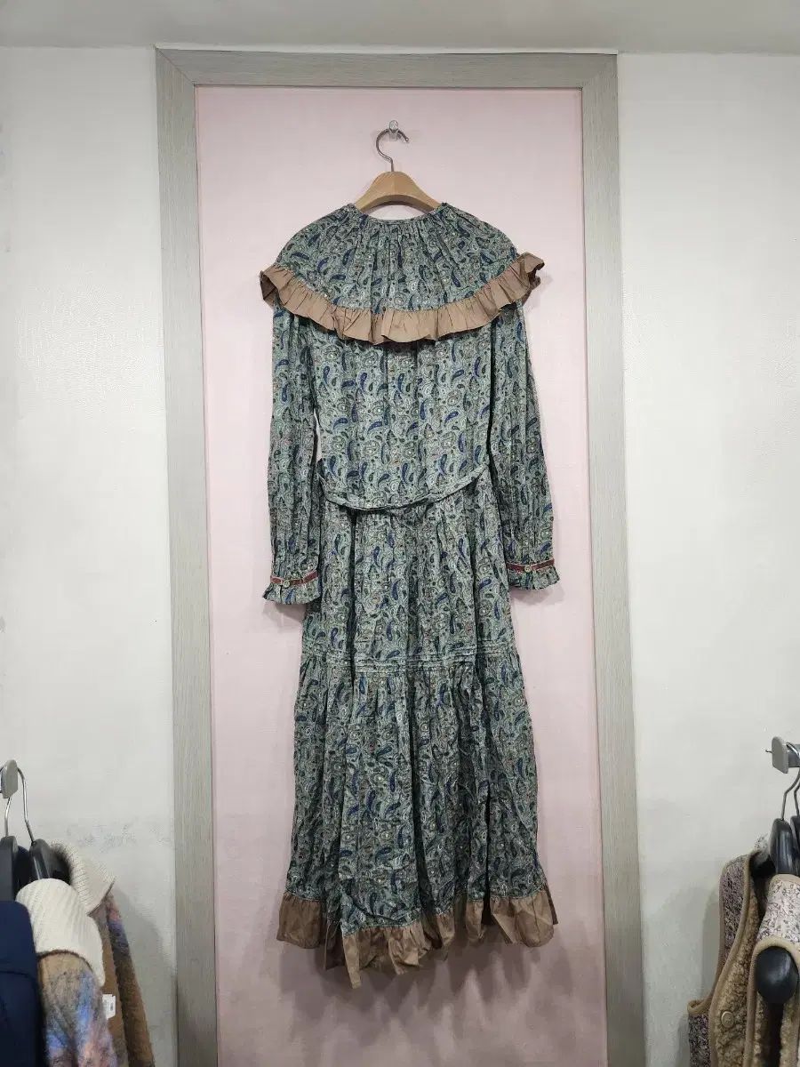  サースデーアイランド 取り外しカラ―シャツワンピース 長袖 七分袖 その他