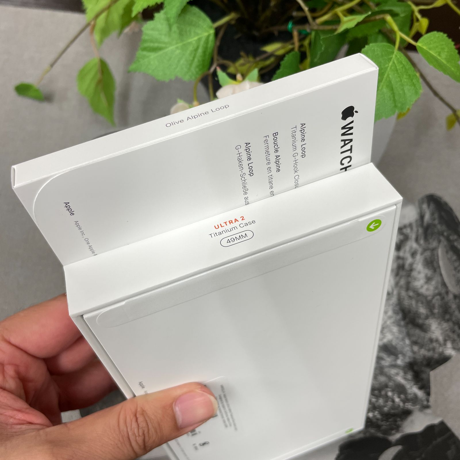 新品未開封 Apple Watch Ultra 2 49mm チタニウム MRF03J/A Apple  