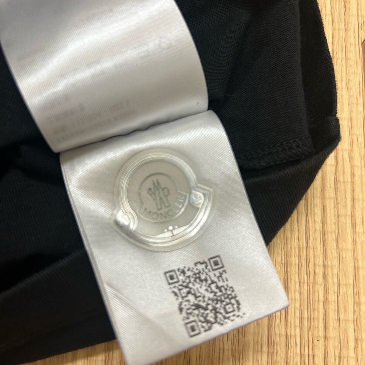 モンクレールダウンワッペン半袖Tシャツ黒S