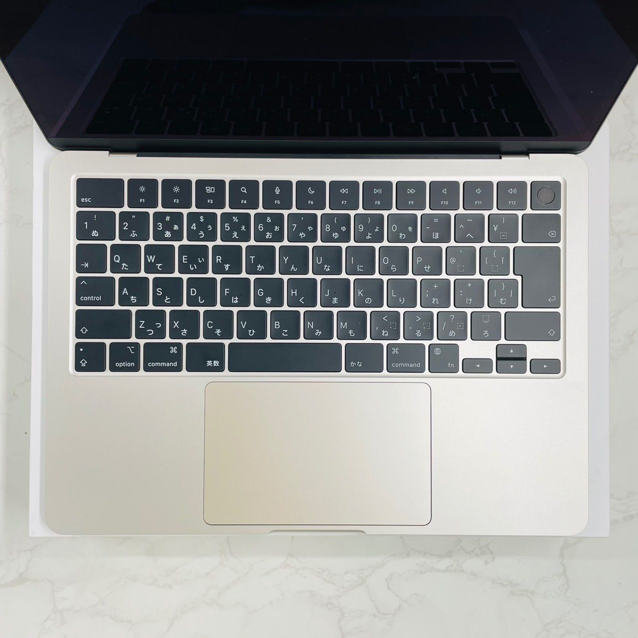 MacBook Air 2025 13インチ M 2 8 GB 512 充放電76回 バッテリー最大容量89 属品有 整備品 保証切れ WW 1892