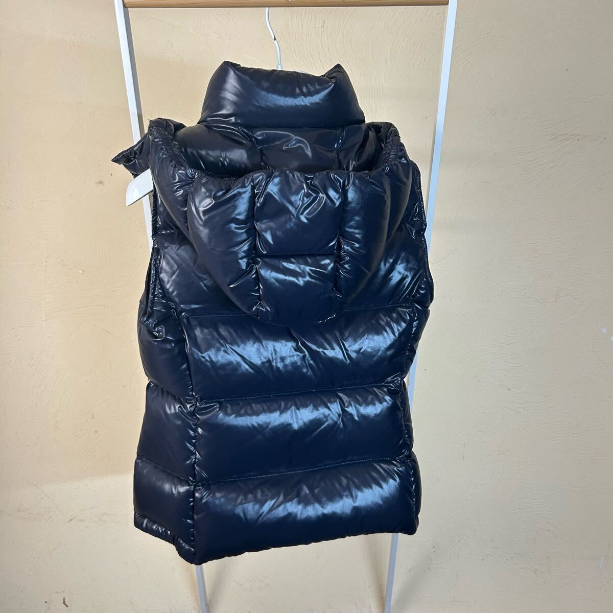 美品】 MONCLER モンクレール ダウンベストGALENE ネイビー00 - メルカリ