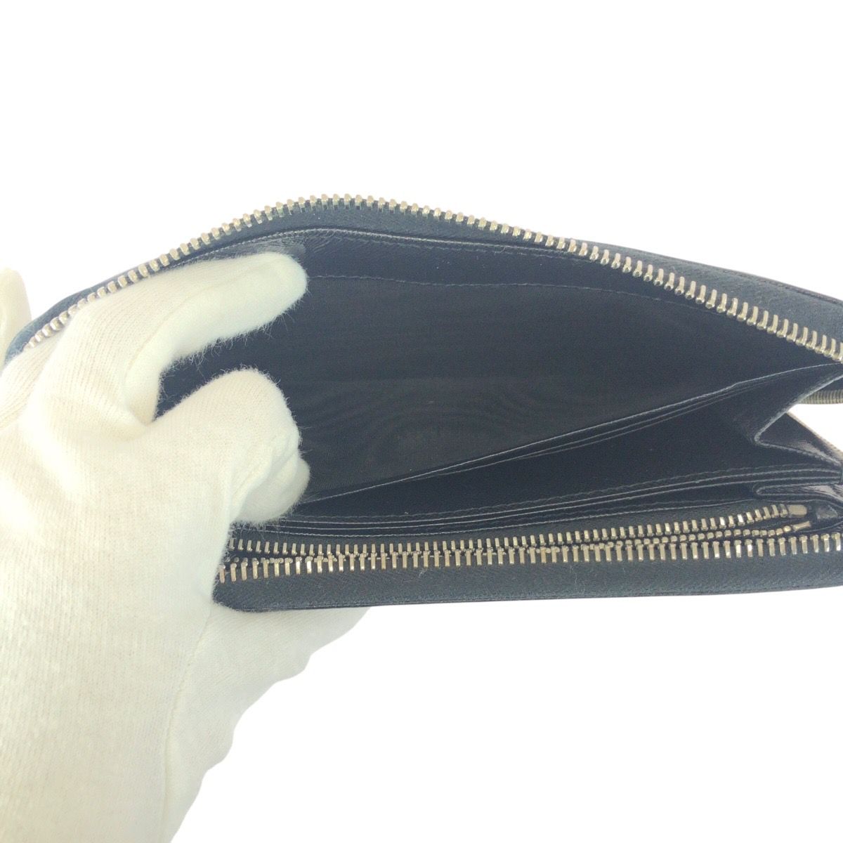 美品 PRADA プラダ サフィアーノ 三角ロゴプレート ブラック 黒