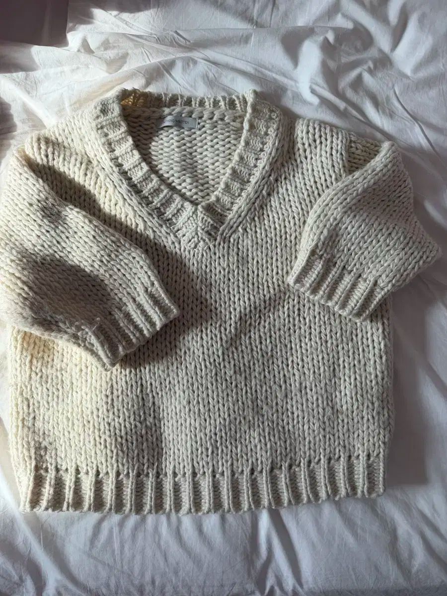 ナッシングリトゥン ワイド Vネック ニット