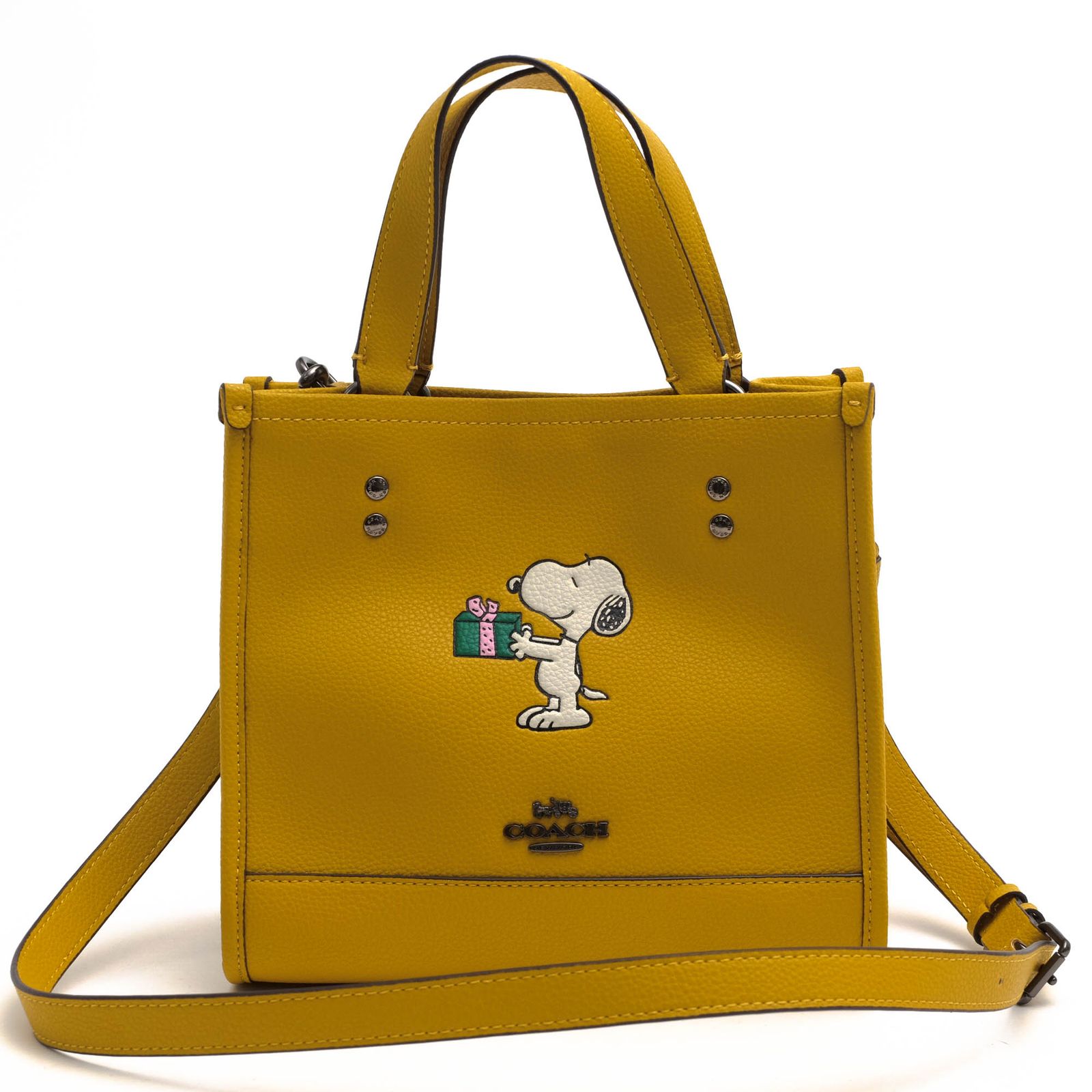 コーチ COACH バッグ トートバッグ 鞄 ハンドバッグ レディース 女性 女性用 レザー 革 本革 イエロー 黄 CE918 DEMPSEY TOTE 22 WITH SNOOPY PRESENT MOTIF デンプシー トート 22 スヌーピー プレゼ