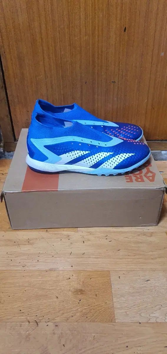 アディダス サッカーシューズ 260 mm A級 プレデター