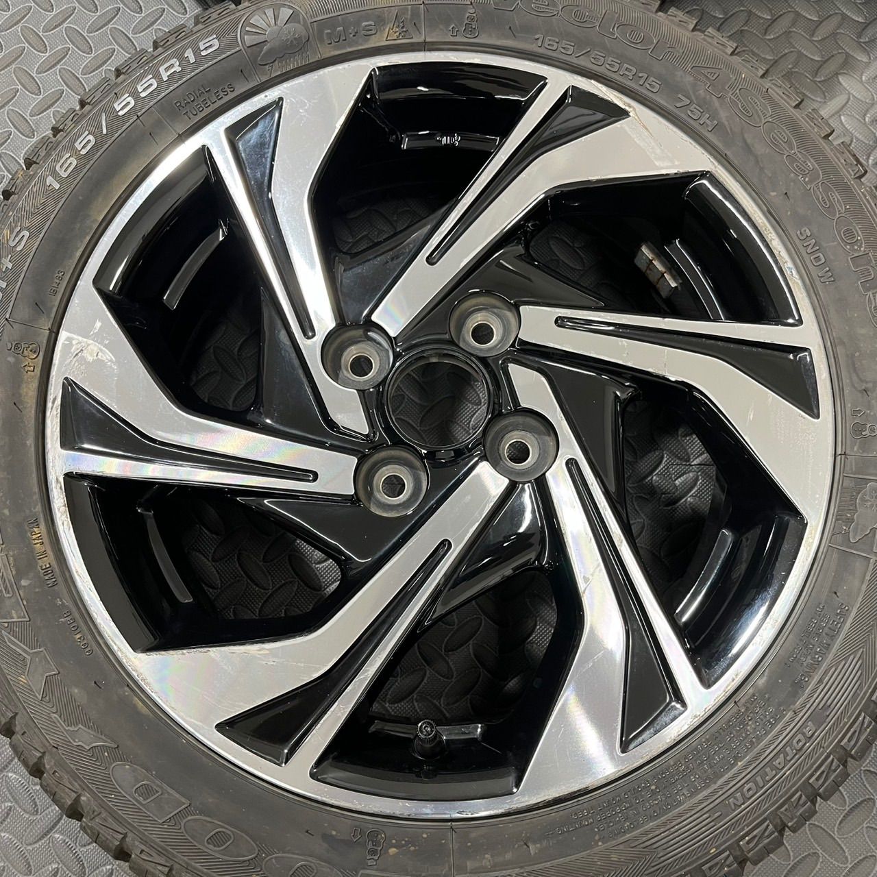 キャンバス オールシーズンタイヤ