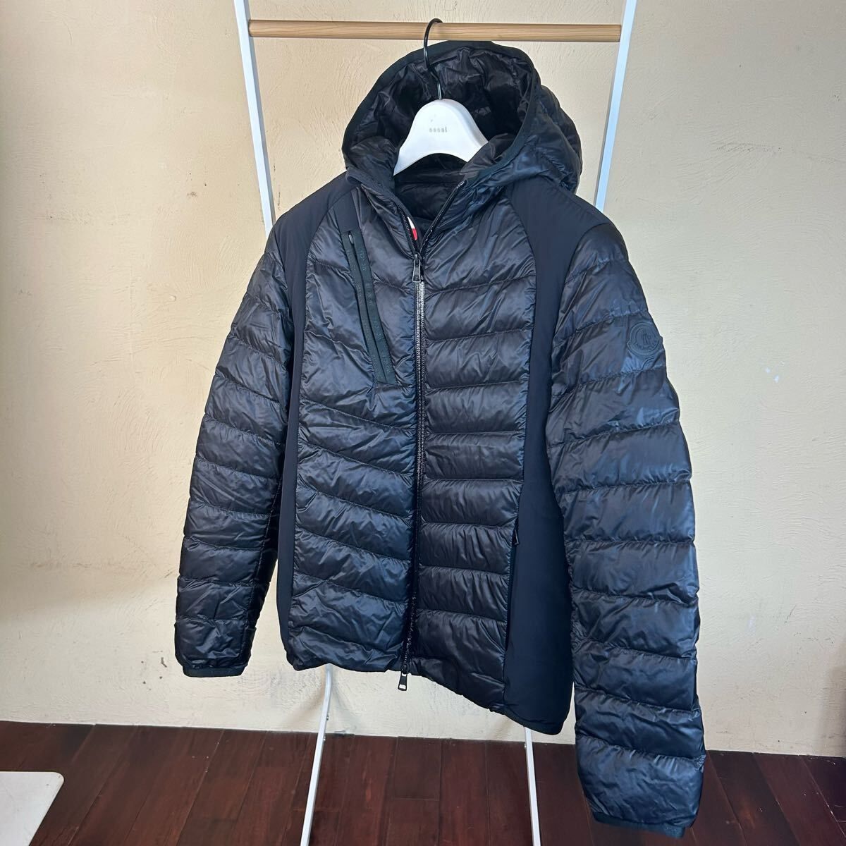 レア】MONCLER モンクレールライトダウンジャケットDEFFEYESラバー