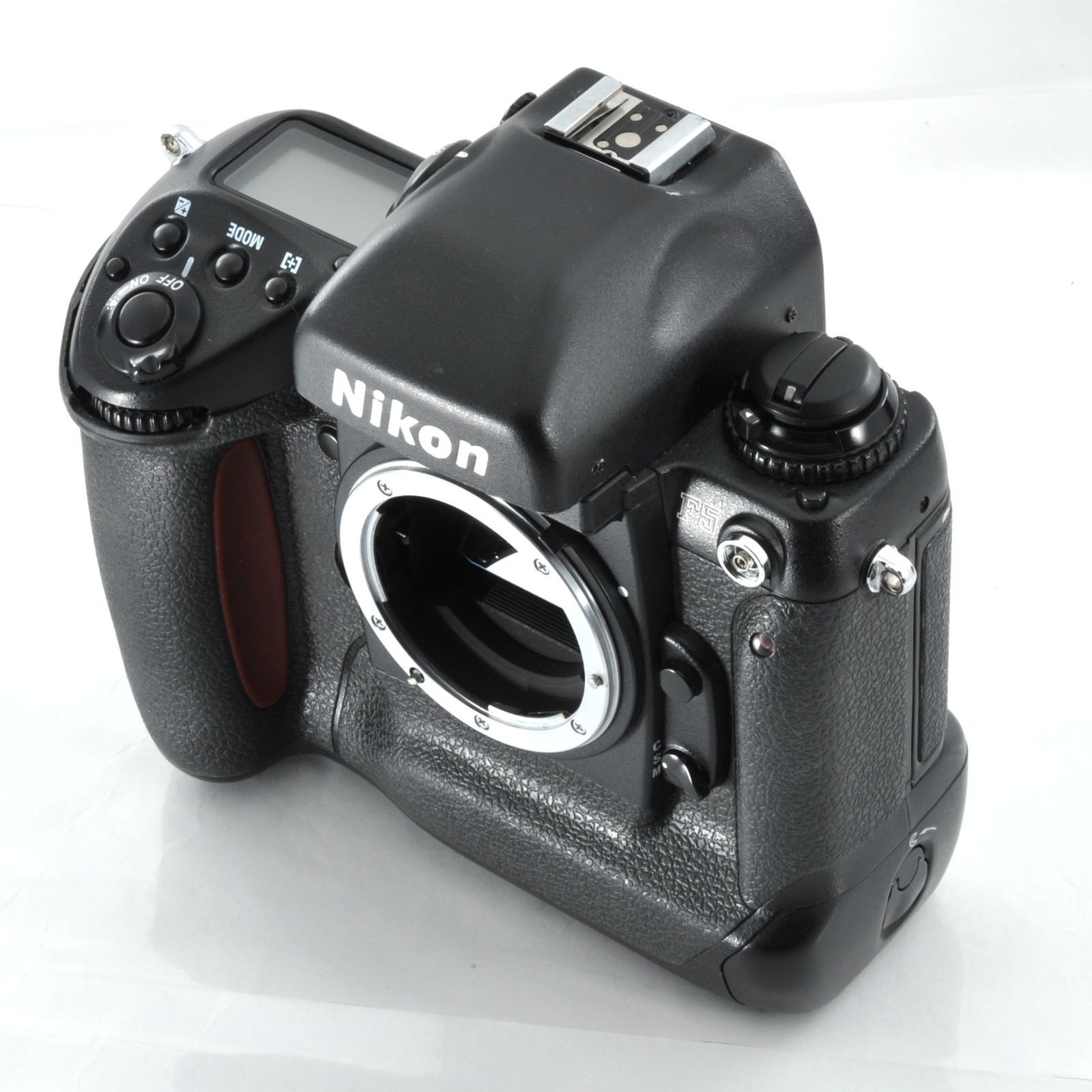 Nikon FM3A + 50mmF1.8 + 35mmF2 + 本革ケース Nikon FM3A + 50mmF1.8 + 35mmF2 + 本革ケース Nikon FM3A + 50mmF1.8