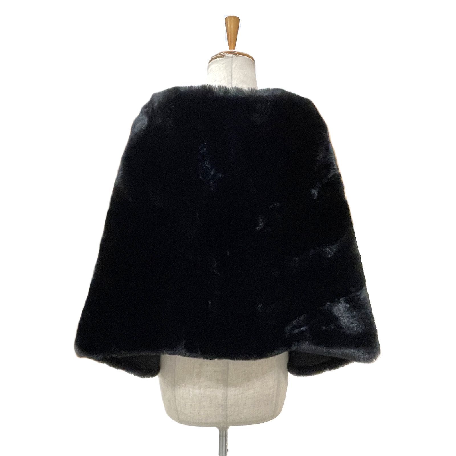 JENNE ジェンヌ リッチボリュームファーケープ F BLK/黒 - メルカリ