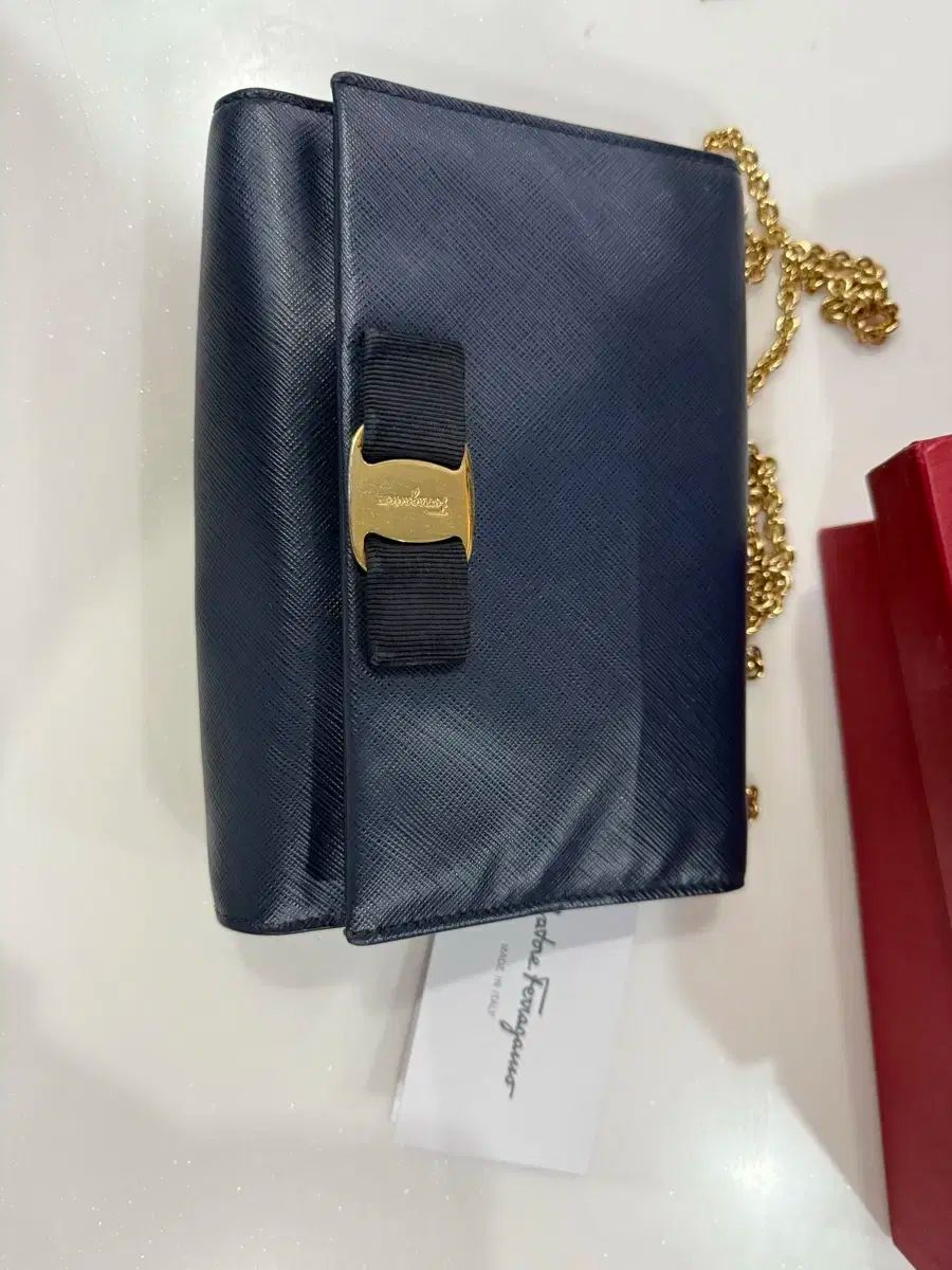  フェルガモ チェーン クロスバック メッセンジャーバッグ ショルダーバッグ