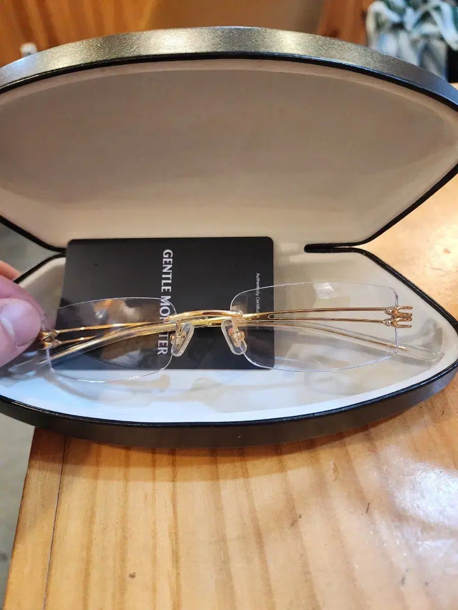  GENTLE MONSTER ジェントルモンスター 縁なしめがね サングラス 小物