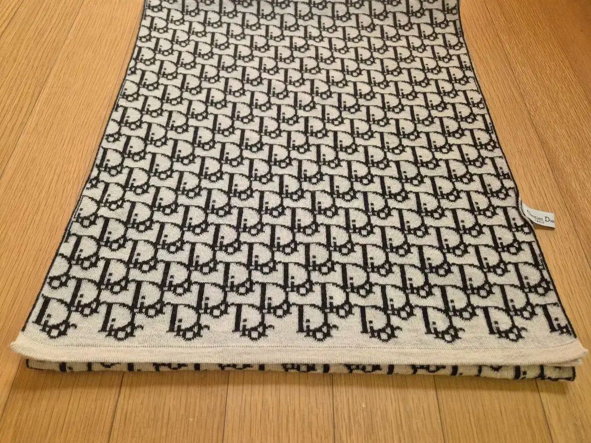 オブリーク マフラー