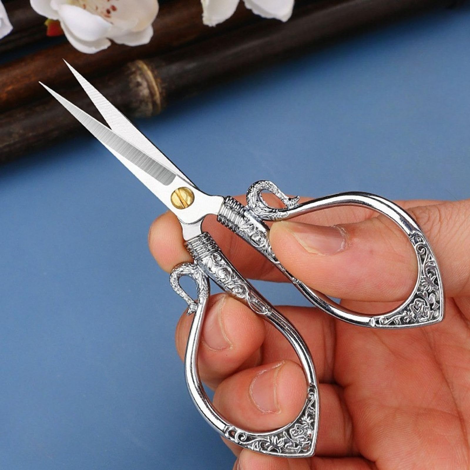 Leap Raupe 糸切りバサミ よく切れる いときりはさみ 刺繍 はさみ ハサミ カバー付き アンティーク 龍 銀 シルバー