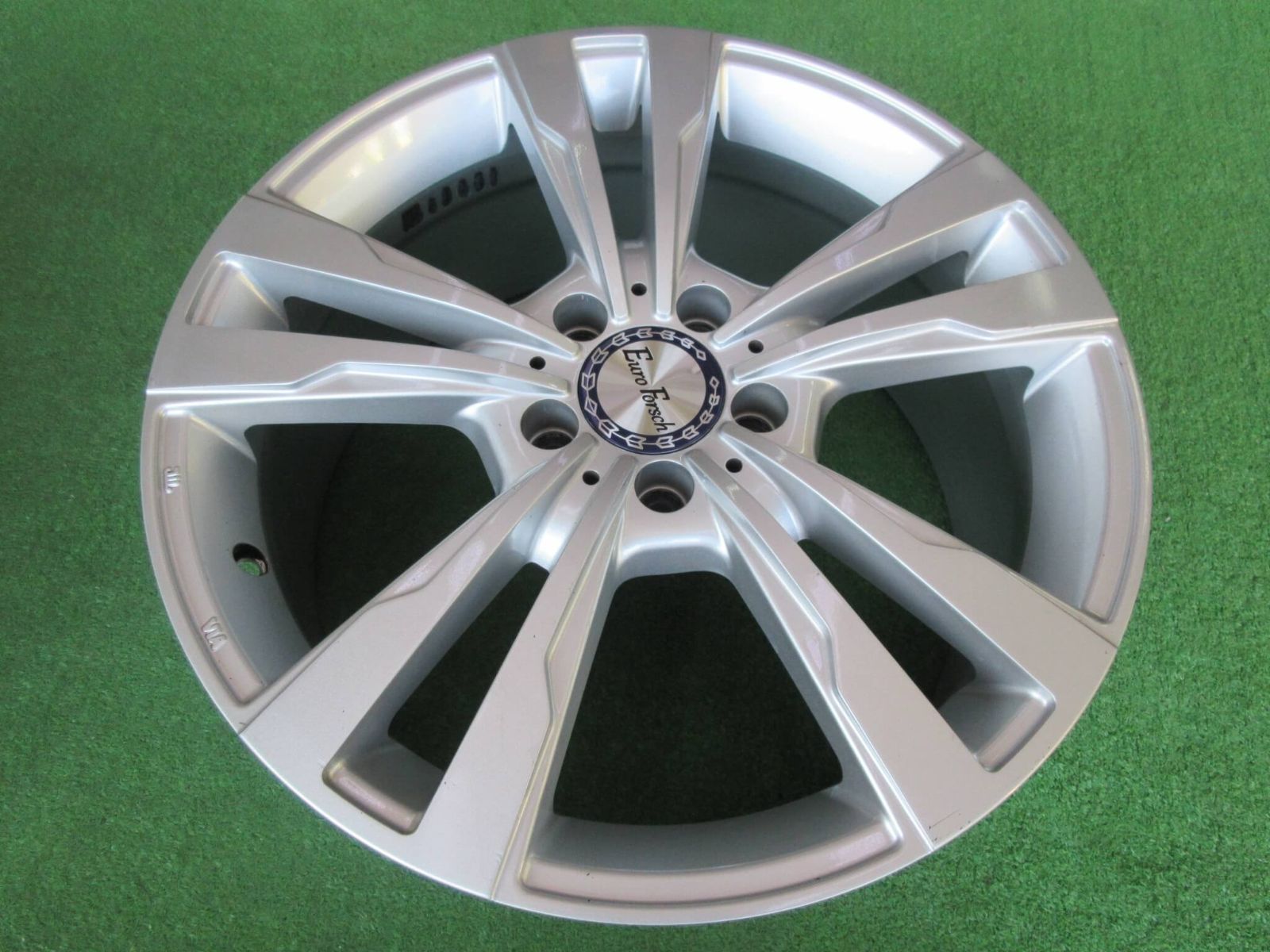 メルセデスベンツ GLC用ホイール ユーロフォルシュ 8 J 18 5 H 112 43 ボルト ハブ設計です