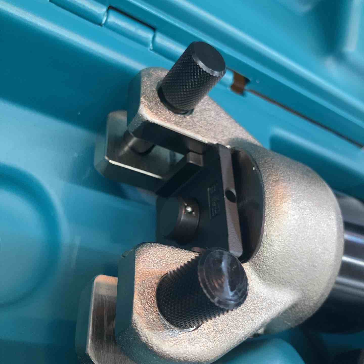 マキタ makita コードレス圧着機 TC300DRG 八潮店