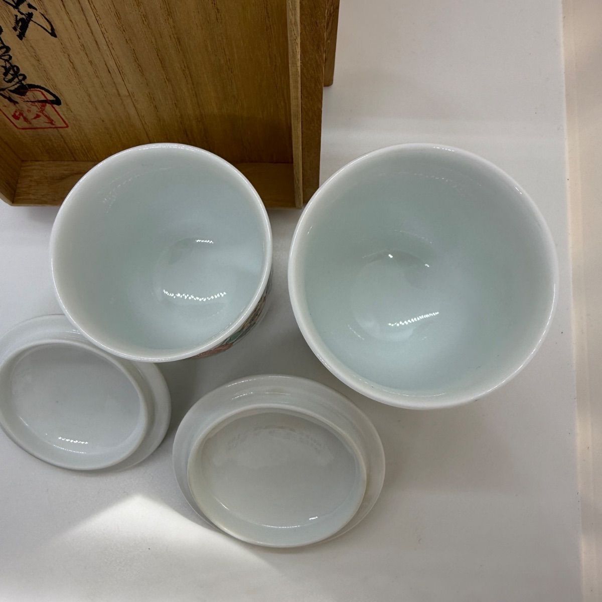 十三代 酒井田柿右衛門 花文湯呑一対 夫婦湯呑み WWW_OPDRERGINERDOGAN_COM