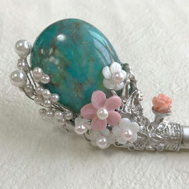 TORIOLAND ホワイトクラウンmix髪飾り 花カチューチャ 綺麗め 可愛い TORIOLAND ホワイトクラウンmix髪飾り 花カチューチャ 綺麗め 可愛い