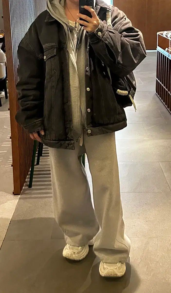 バレンシアガ ミラー パデッド ブラックデニム 44 - メルカリ