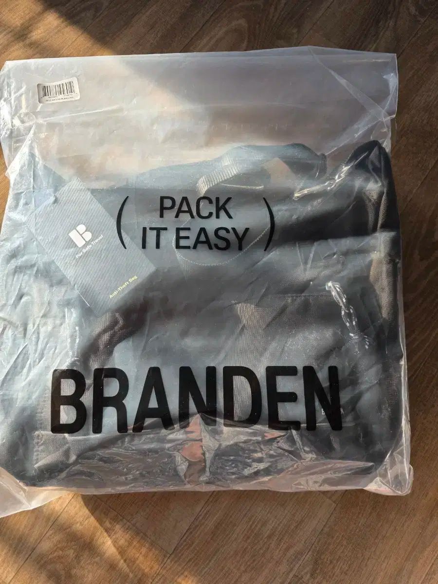 ブランデン セイフ クロス ボディバッグ L