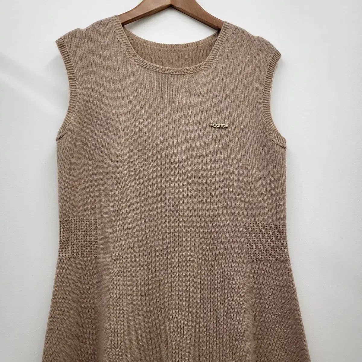 O 2 nd カシミア ノースリーブ ONE PIECE