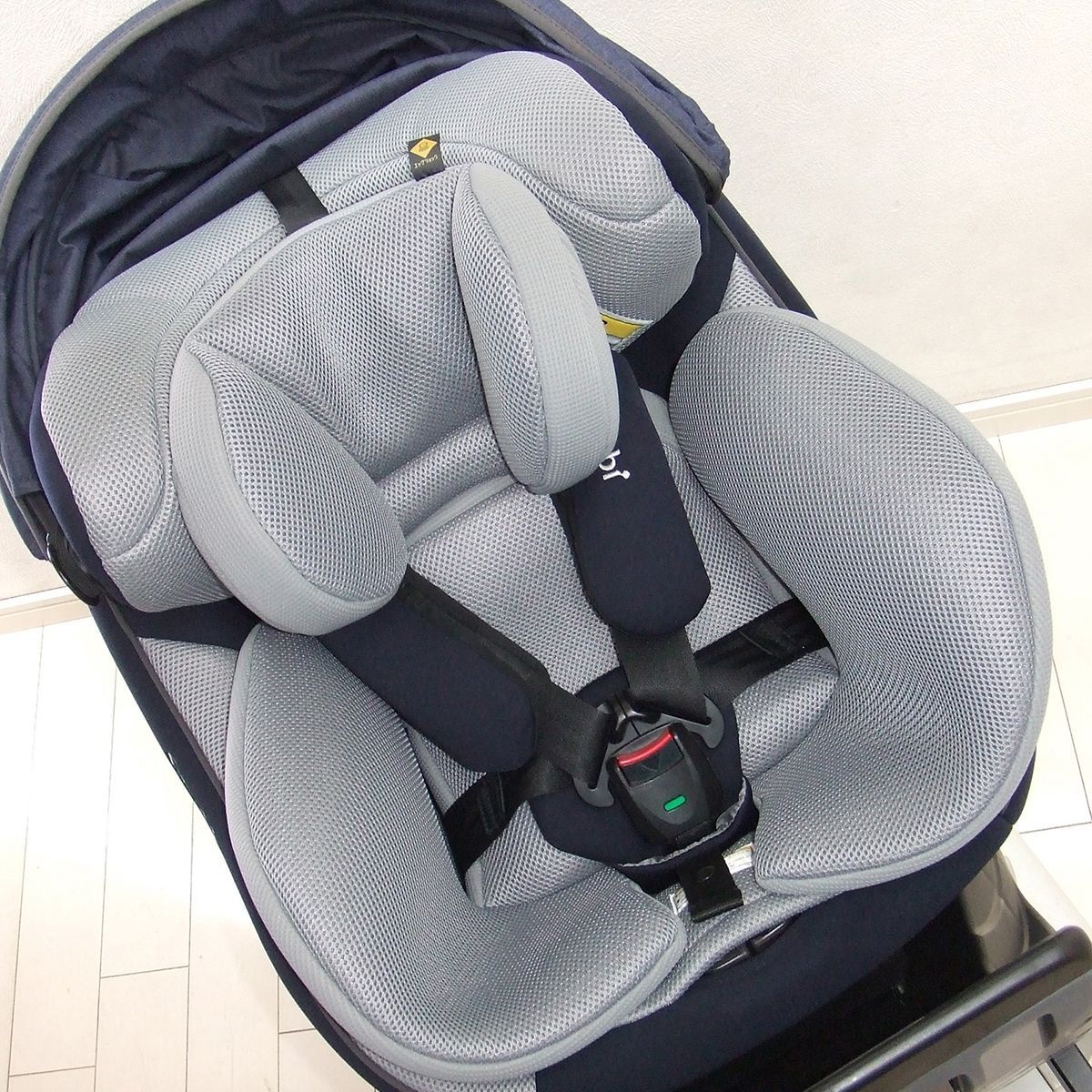  チャイルドシート コンビ クルムーヴ アドバンス ISOFIX エッグショック combi JP-590 R 129 A 車用チャイルドシート チャイルドシート