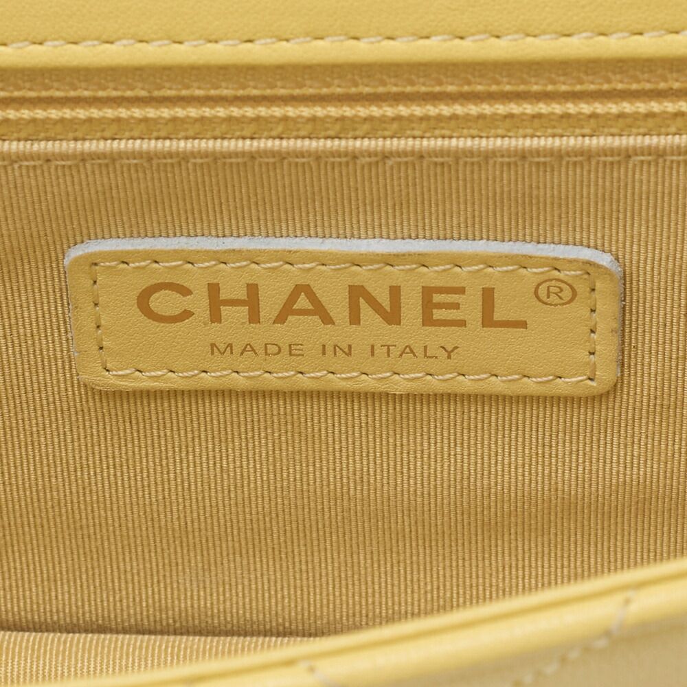 【人気急上昇】 CHANEL シャネル チェーンウォレット マトラッセ パールチェーン ラムスキン イエロー ターンロック ゴールド金具 レディース