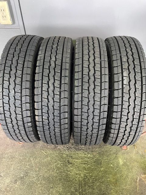 ダンロップ ウインターマックス SV 01 スタッドレスタイヤ 4本セット