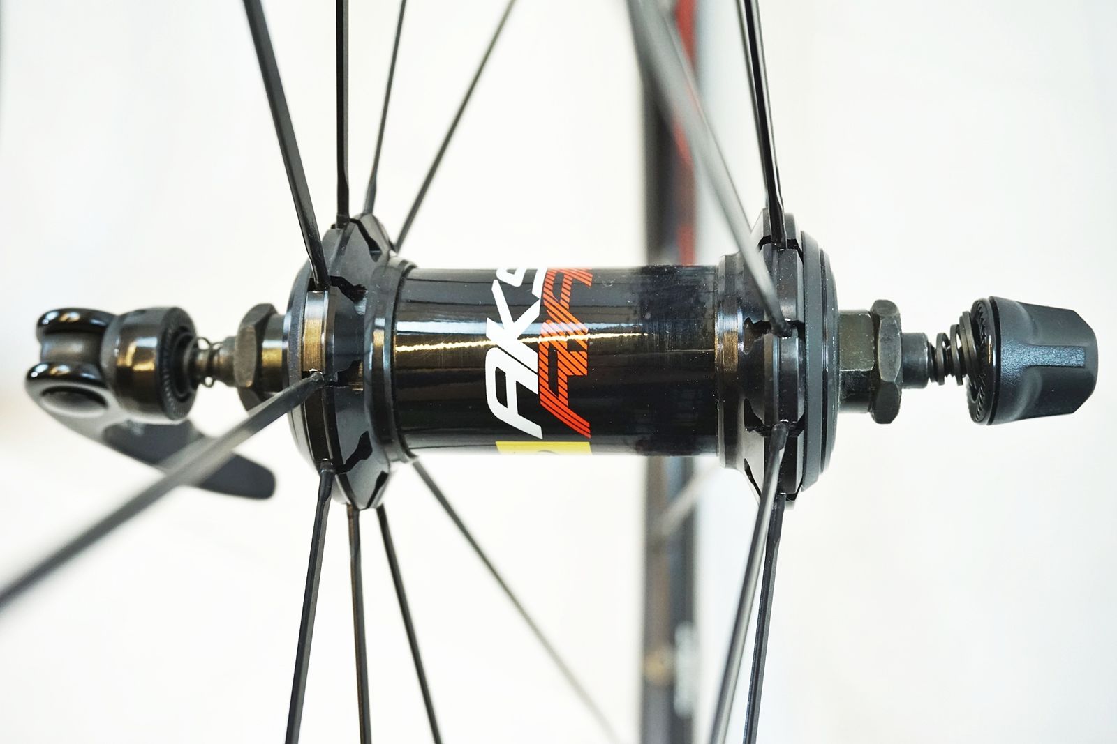 MAVIC 「マヴィック」 AKSIUM RACE C15 シマノ11S ホイールセット