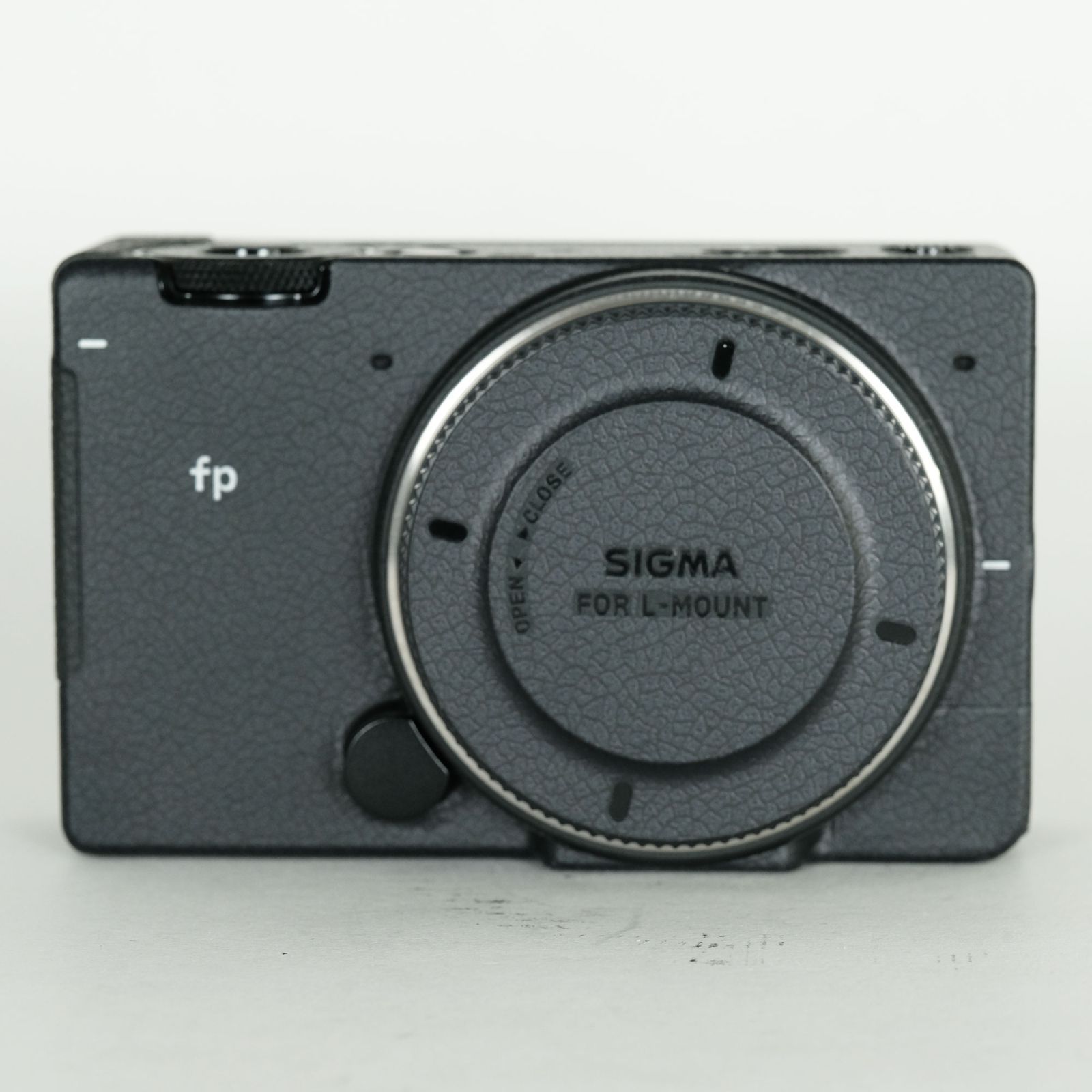 バッテリー4個付 SIGMA fp ボディ ミラーレス一眼