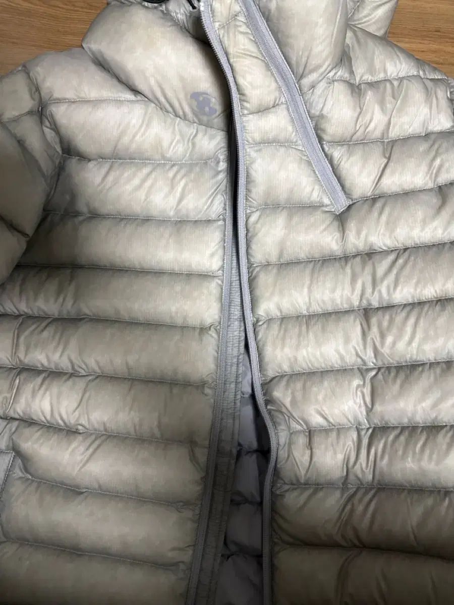 SAN SAN GEAR サンサンギアー サフィックス パファー ジャケット グレー - 24FW