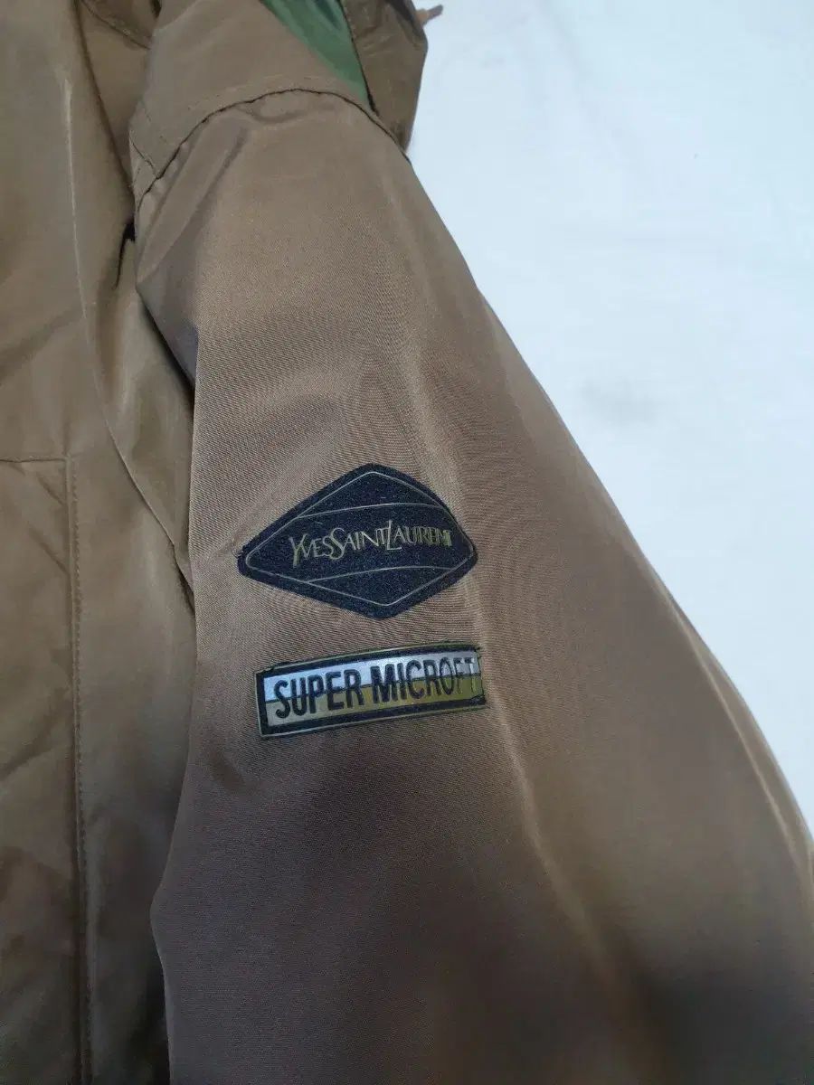 イヴ サンローラン スぺルアウト パファー グース ダウン