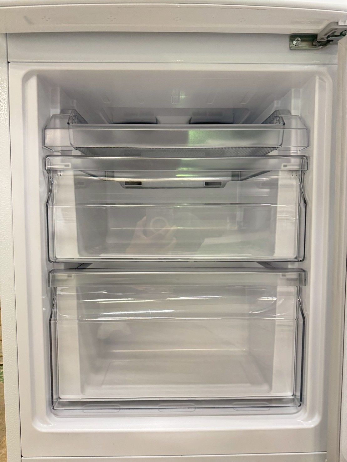 【高年式】大阪送料無料★3か月保障付★2025年★JR-F18KS★IR-15 高年式】大阪送料無料☆3か月保障付き☆冷蔵庫☆ハイアール☆2ドア