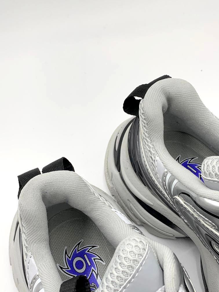 ローカット スニーカー