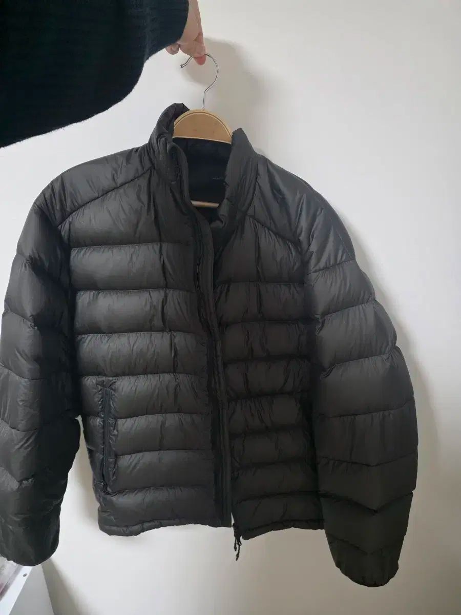 moif モイフ ヘリウム軽量ダウン エスプレッソ 2サイズ