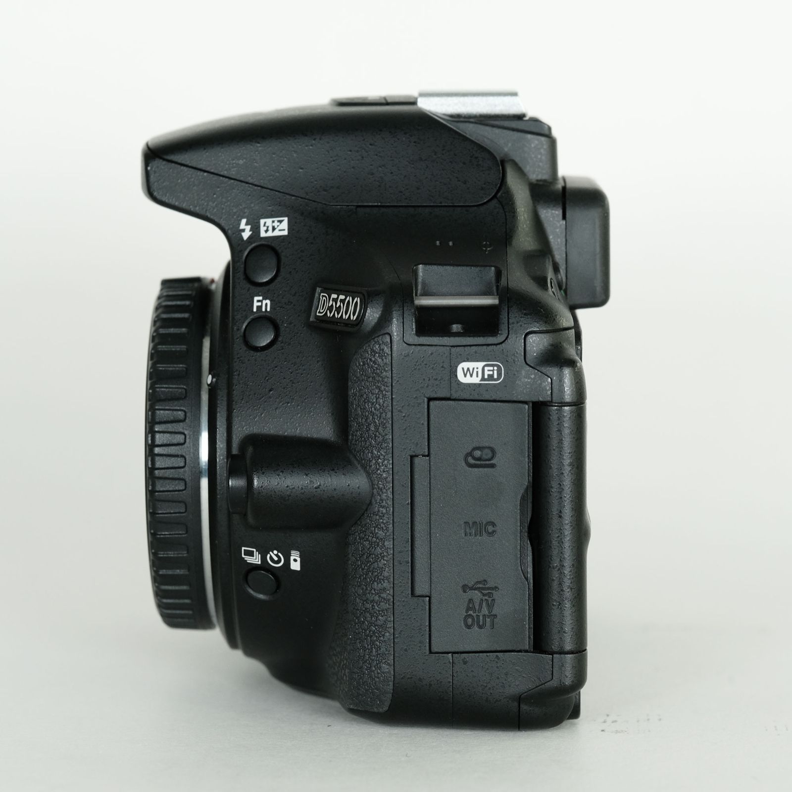 ジャンク品 | シャッター数3,930回] Nikon D5500 | デジタル一眼レフ