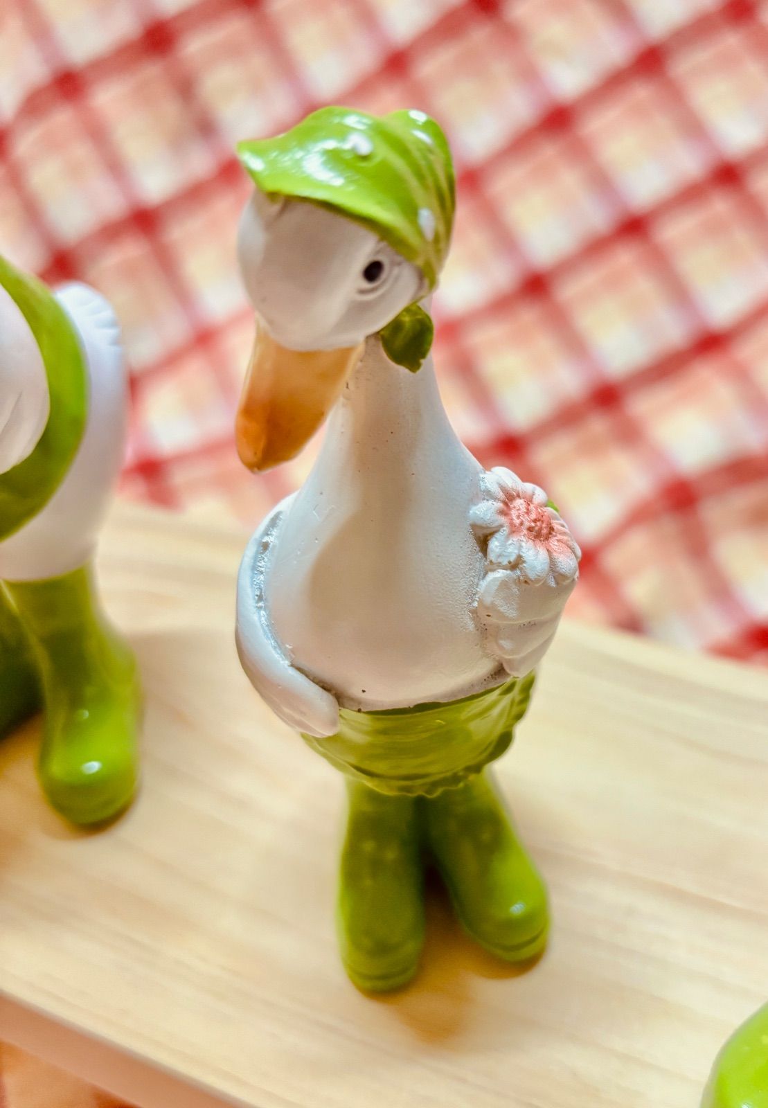 緑の長靴をはいたアヒルの親子オブジェ