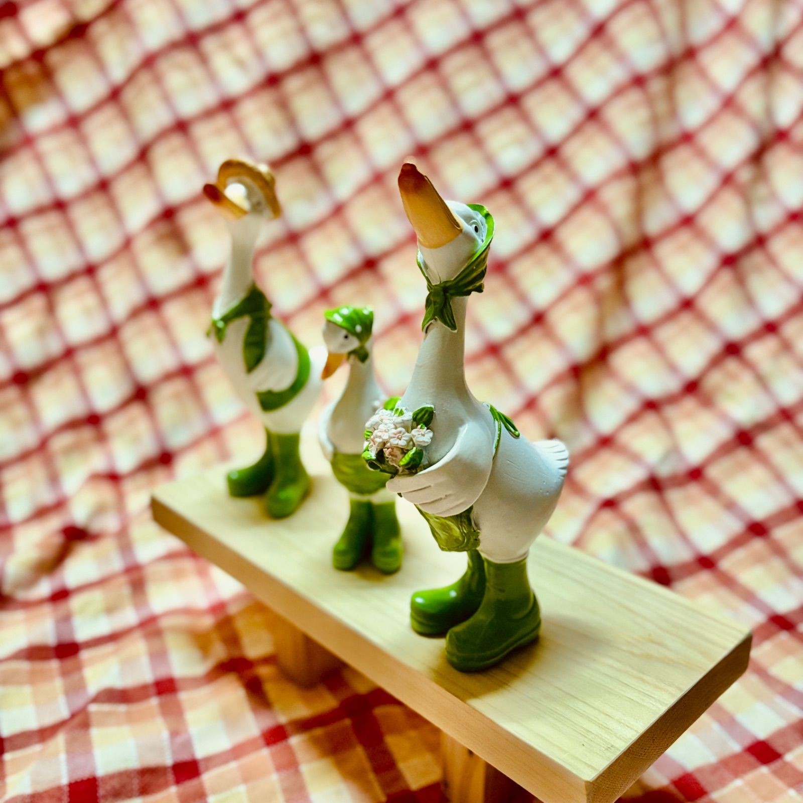3羽セット 緑の長靴をはいたアヒルの親子オブジェ