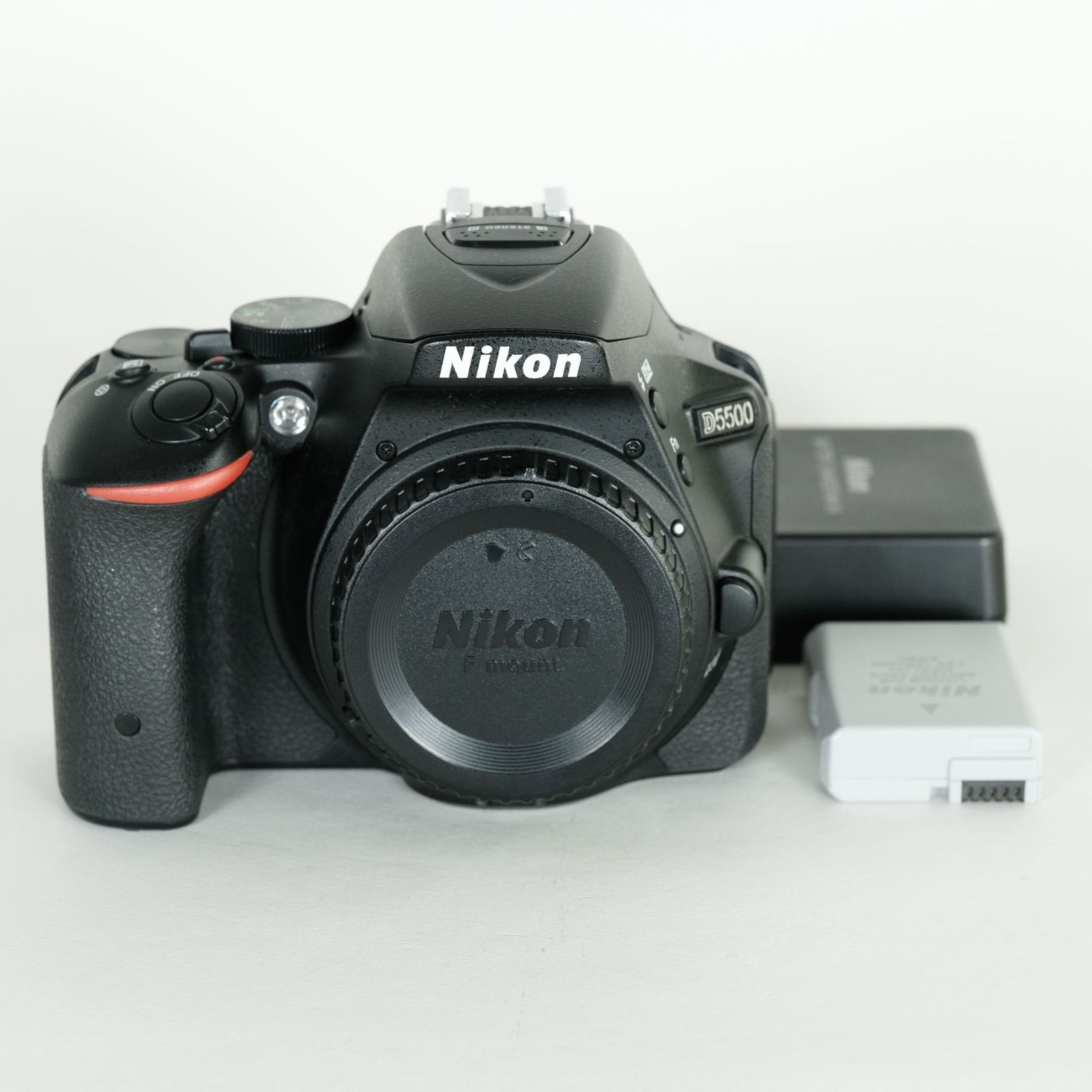 y*o様 Nikon D5500 ジャンク ジャンク品 | シャッター数3,930回] Nikon D5500 | デジタル一眼レフ