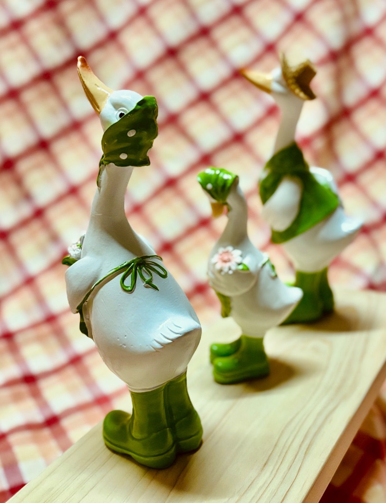 緑の長靴をはいたアヒルの親子オブジェ