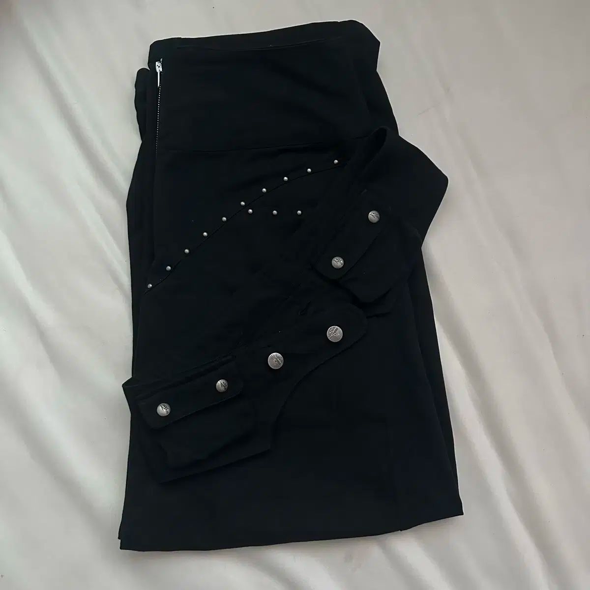  カシコ Belt Rivet Oval Pants Black チノパン パンツ