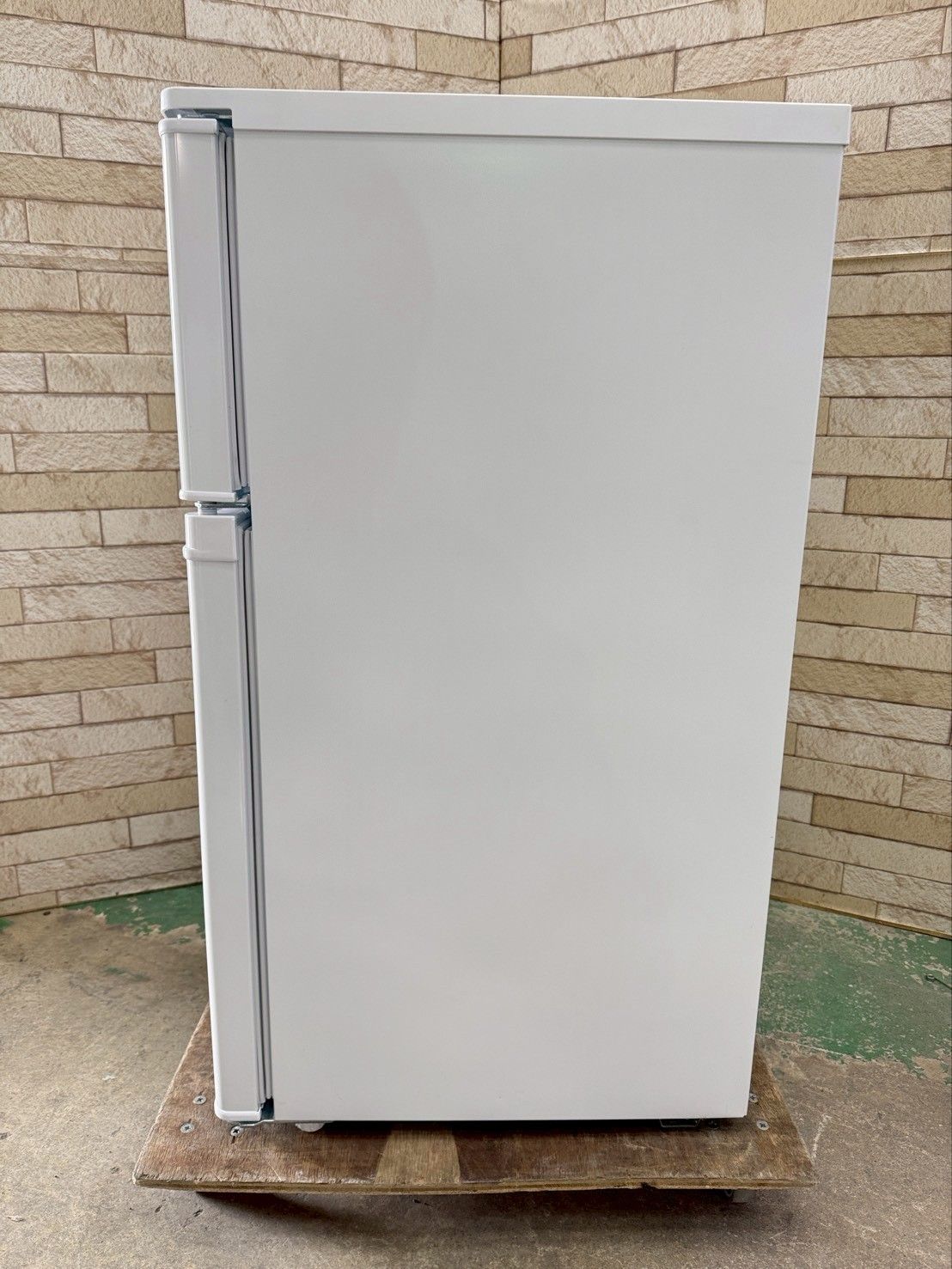 【高年式】大阪送料無料★3か月保障★2024年★YRZ-C09MW★IR-470 高年式】大阪送料無料☆3か月保障付き☆冷蔵庫☆ヤマダ☆2ドア☆2024年