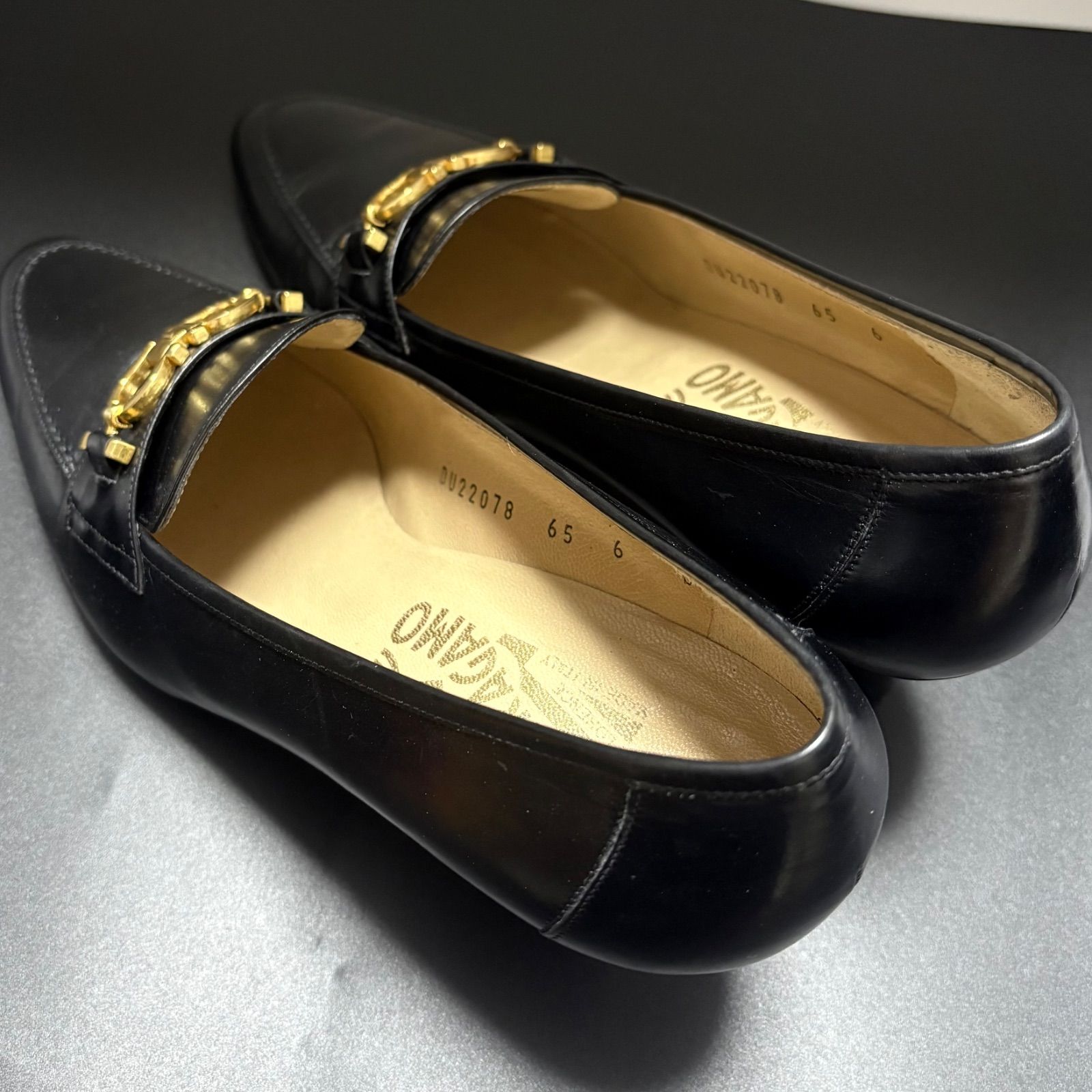 美品 Salvatore Ferragamo サルヴァトーレ フェラガモ ガンチーニ