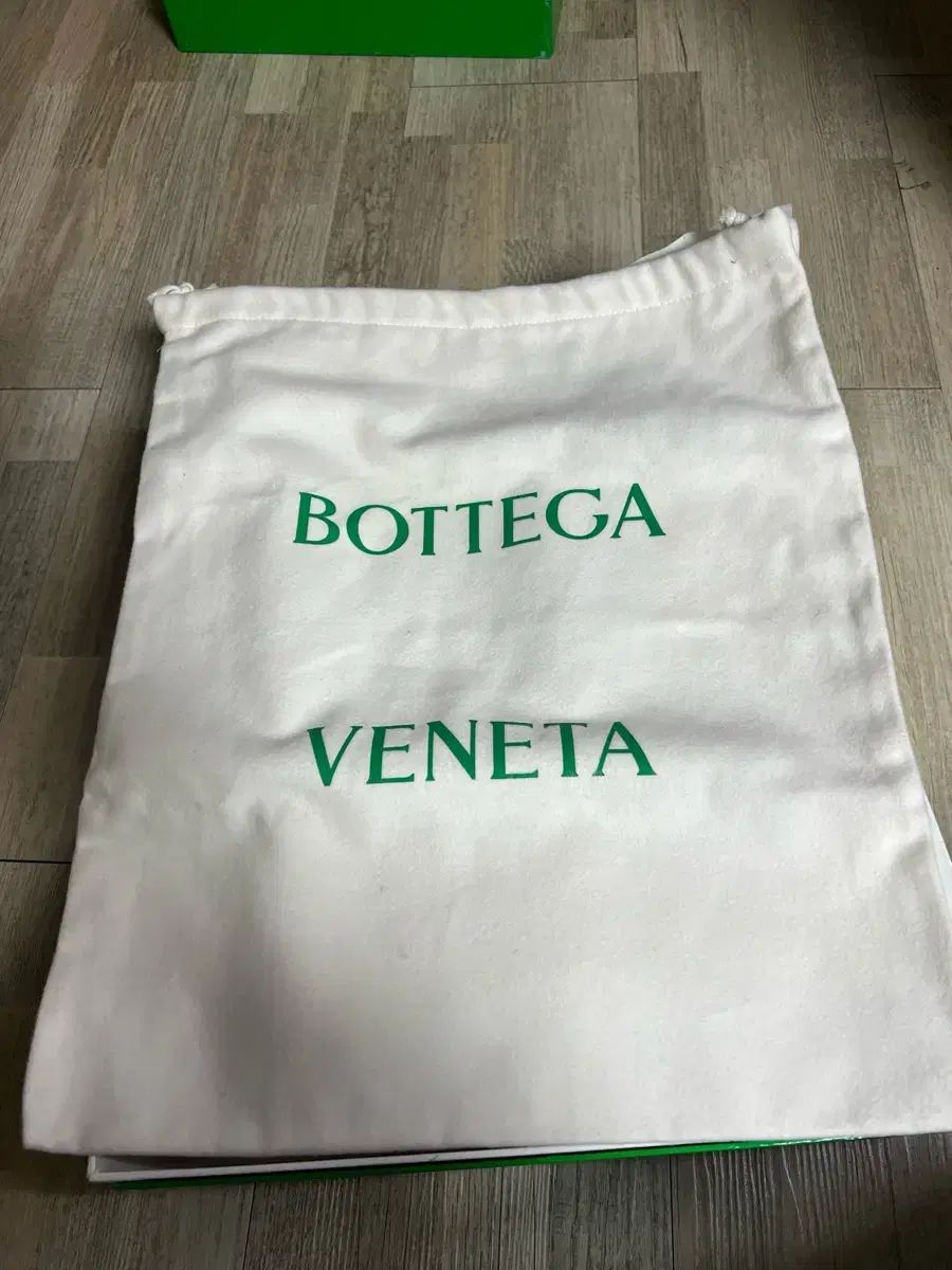 ボッテガ ヴェネタ