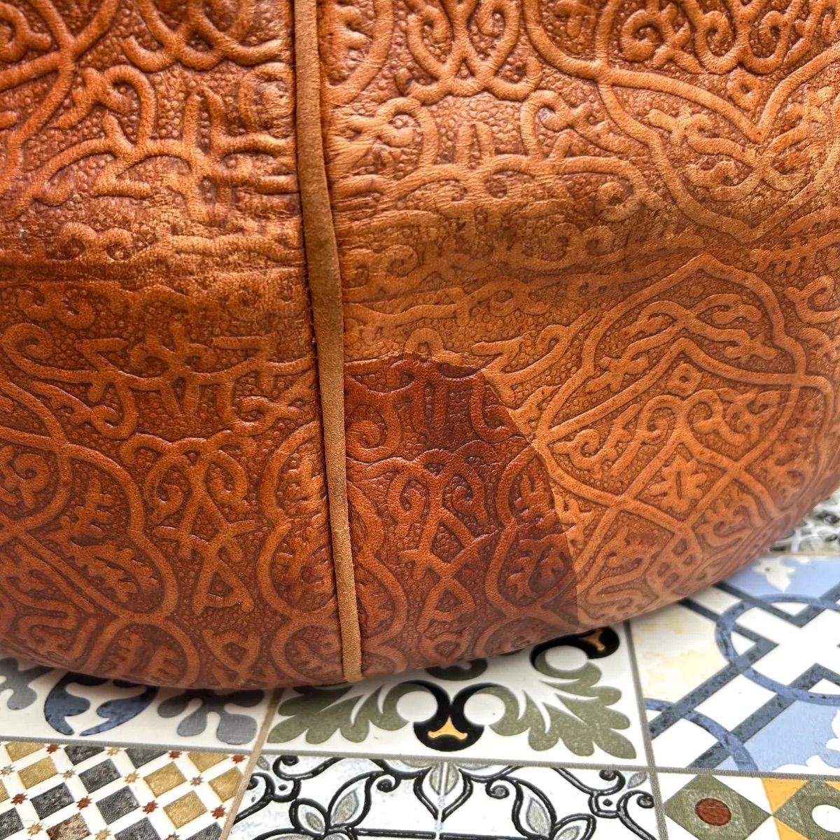 モロッコ 革製プフ オットマン ビンテージ - メルカリ